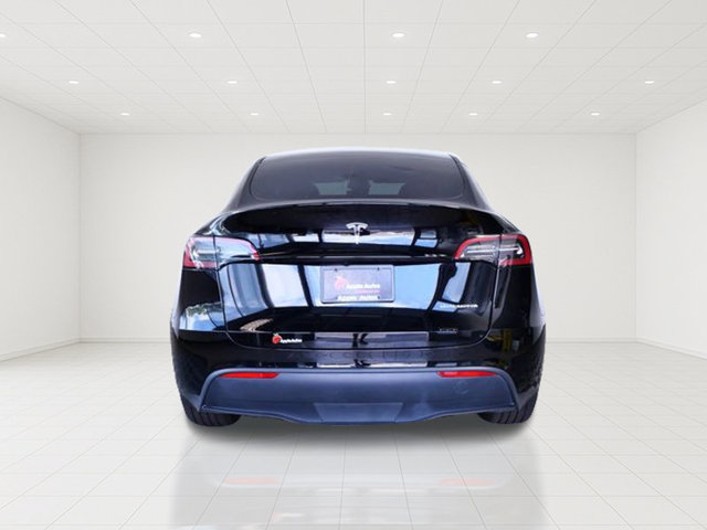 Used 2023 Tesla Model Y Long Range AWD/4WD image 5