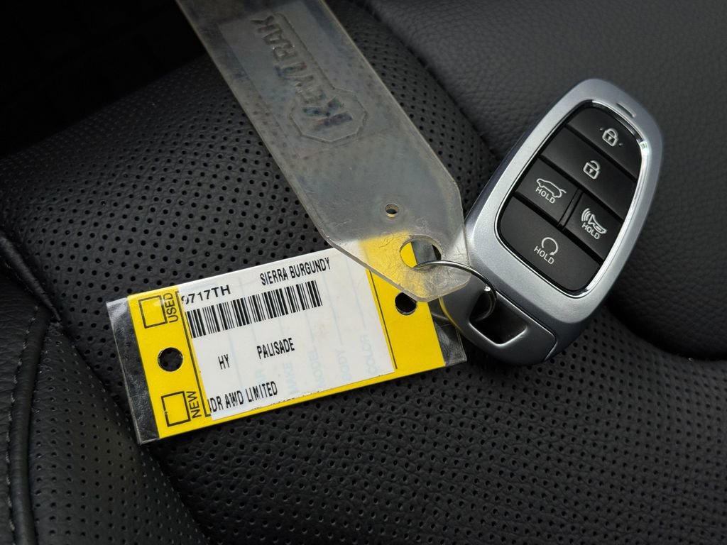 Used 2024 Hyundai Palisade Limited image 43