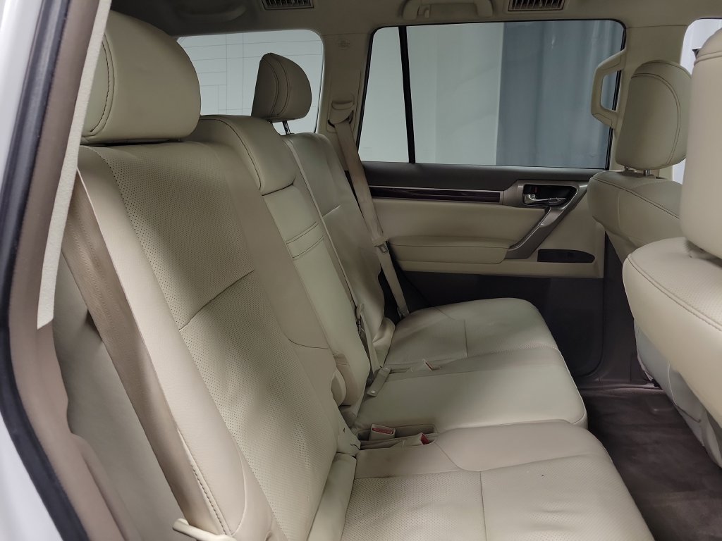 Used 2019 Lexus GX 460 Premium w/ Premium Package AWD/4WD image 31