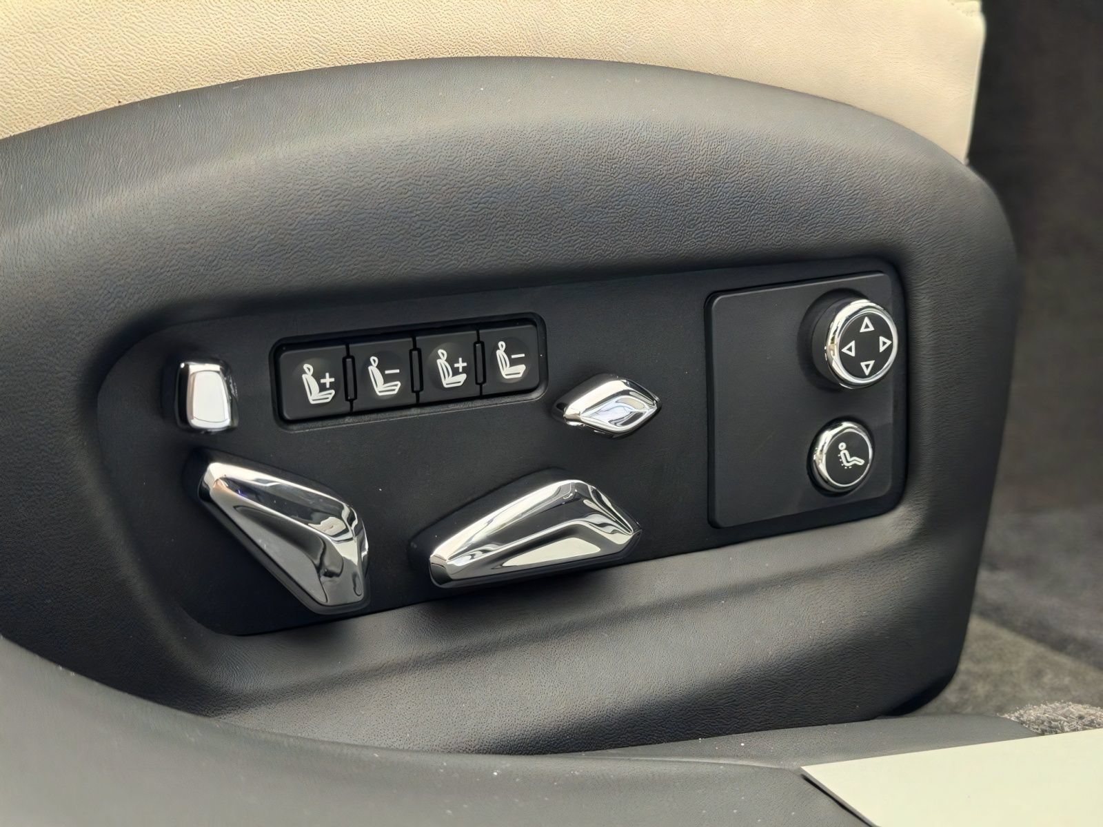 New 2026 Bentley Flying Spur Plug-In Hybrid AWD/4WD image 54