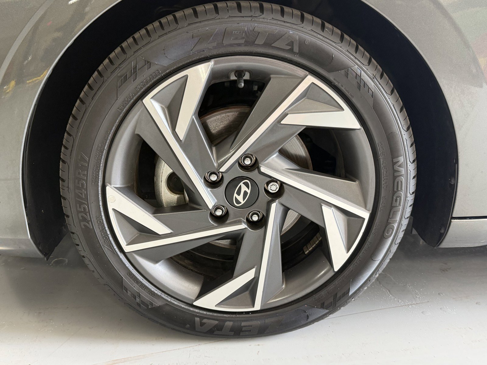 Certified 2024 Hyundai Elantra Limited FWD image 22