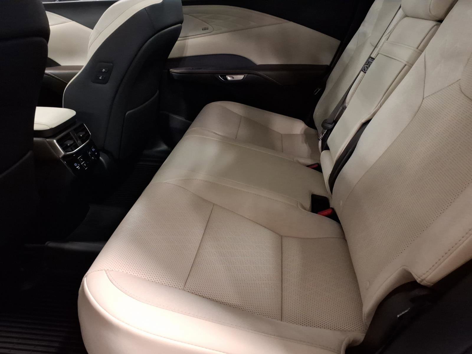 New 2026 Lexus RX 450h AWD image 12