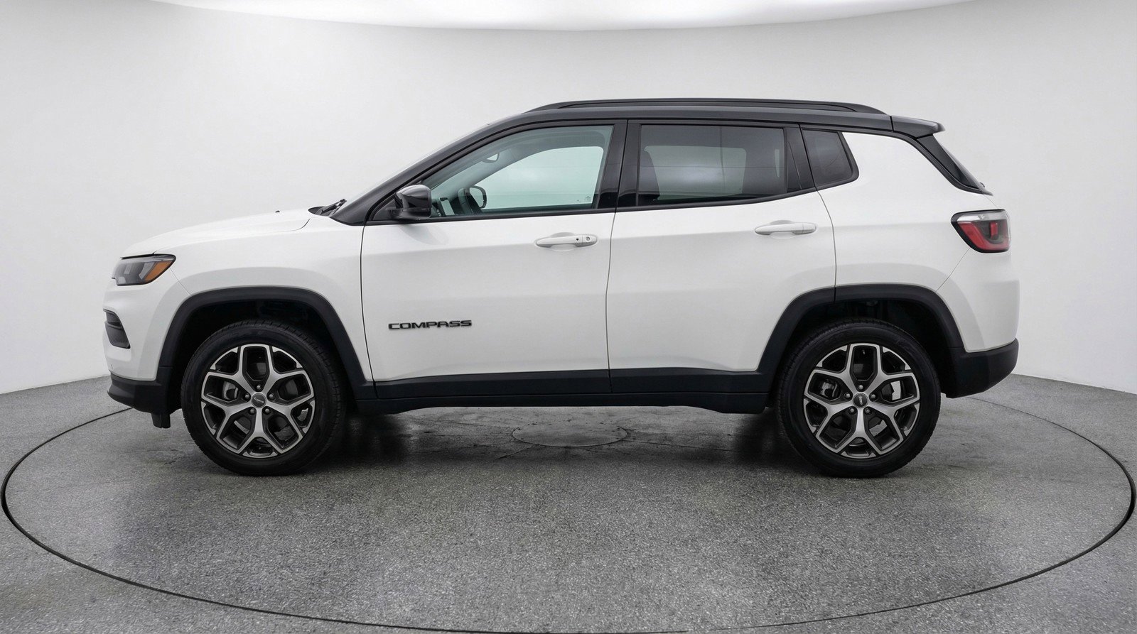 Used 2025 Jeep Compass Limited AWD/4WD image 5