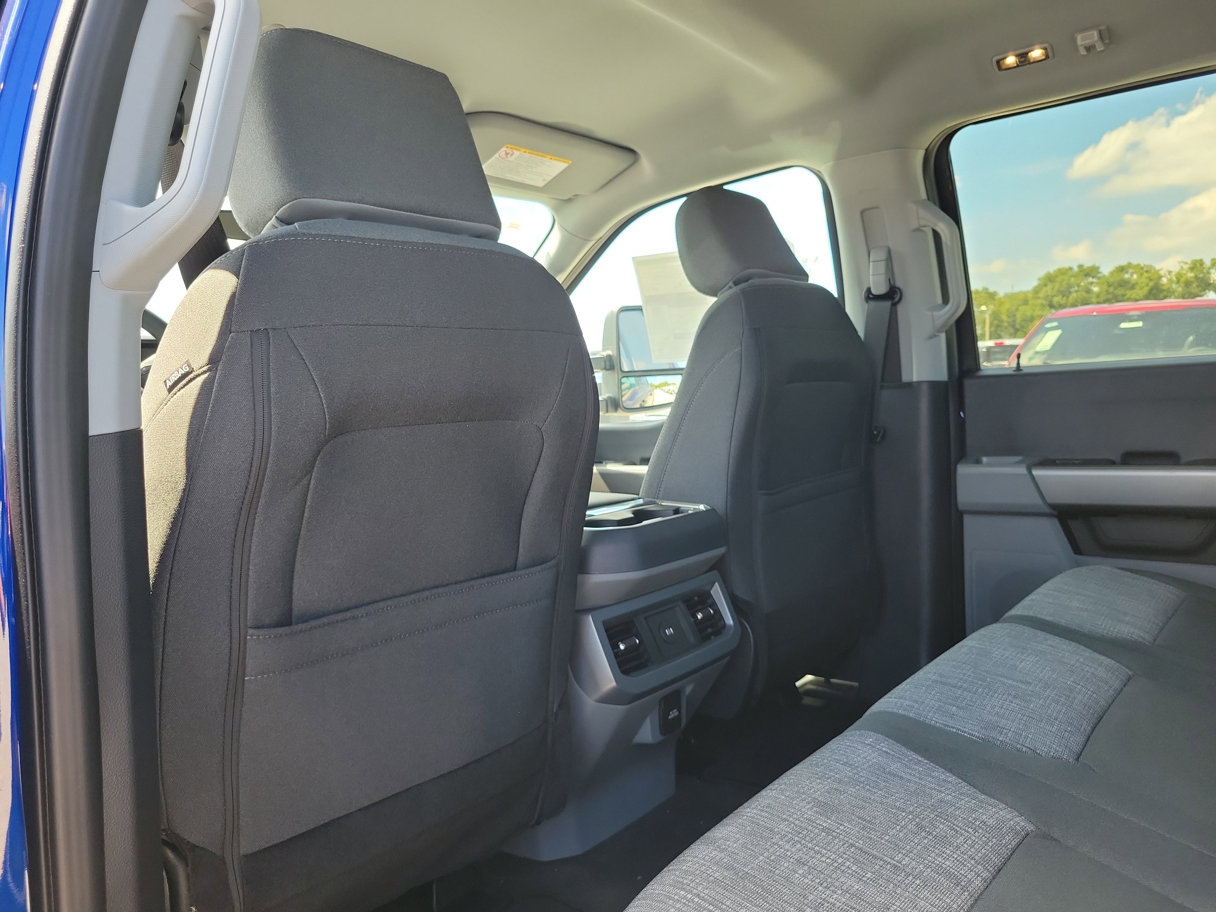New 2026 Ford F250 XLT w/ FX4 Off-Road Package AWD/4WD image 9