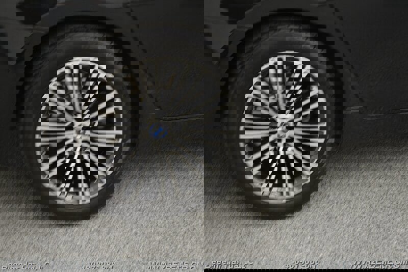 Used 2018 BMW 530e image 46