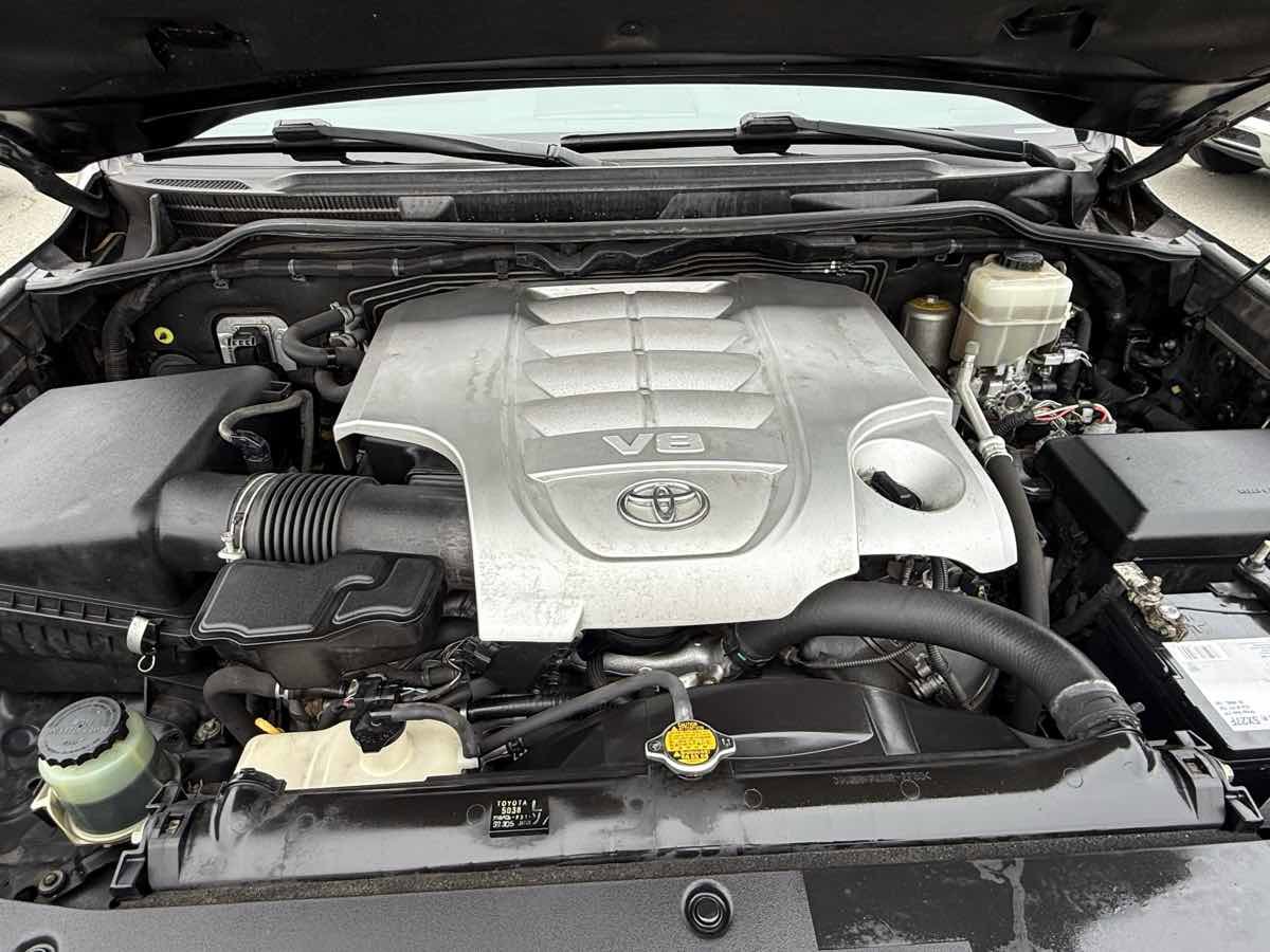 Used 2015 Toyota Land Cruiser image 42