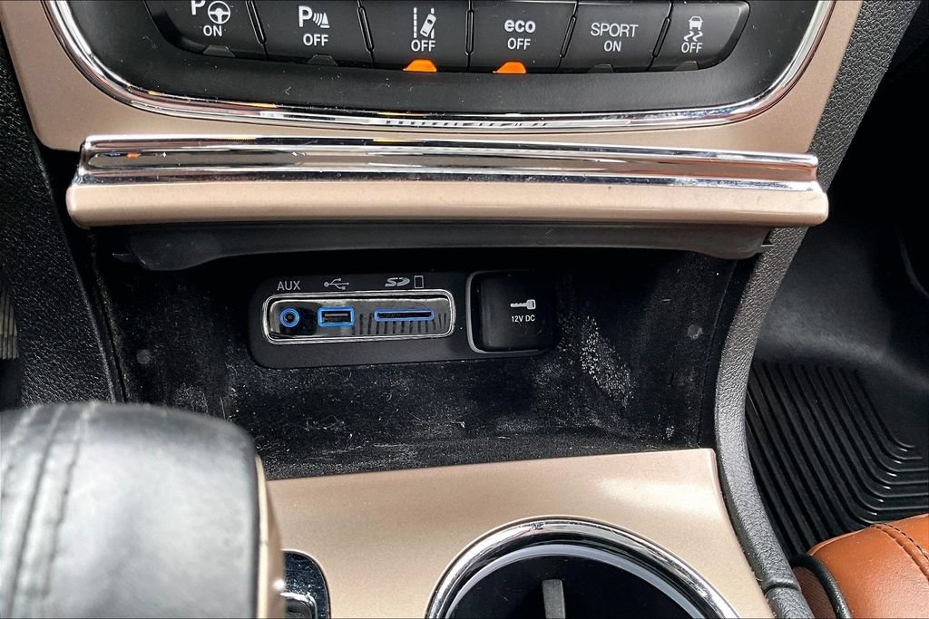Used 2017 Jeep Grand Cherokee Summit w/ Platinum Appearance Package AWD/4WD image 16