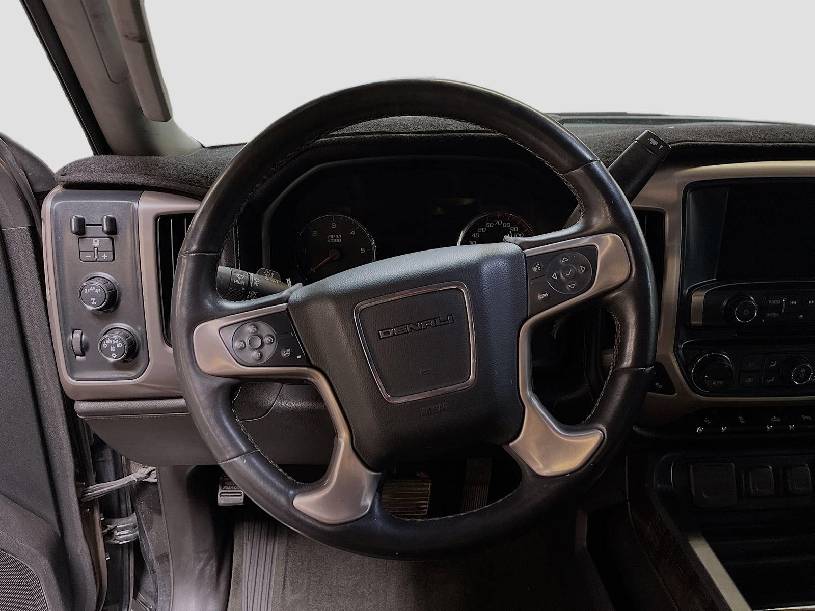Used 2016 GMC Sierra 3500 Denali w/ Suspension Package, Off-Road AWD/4WD image 11