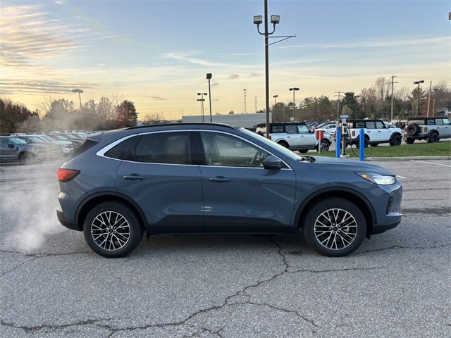 New 2026 Ford Escape SE image 29