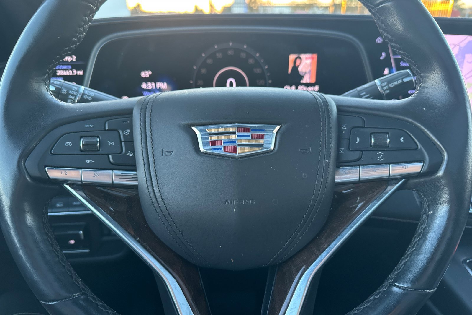 Used 2023 Cadillac Escalade Sport Platinum w/ LPO, ONYX Package image 34