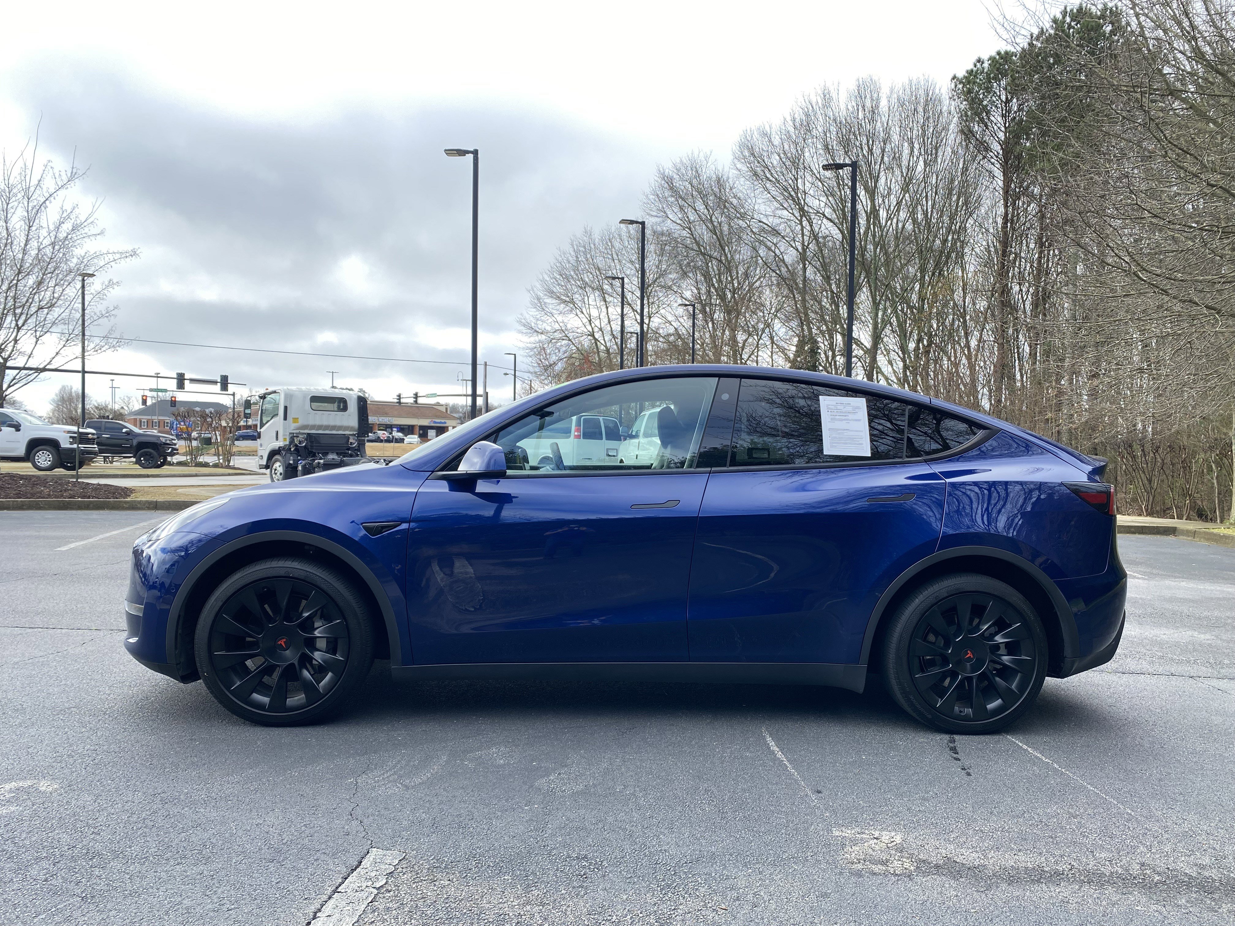 Used 2022 Tesla Model Y Long Range image 6