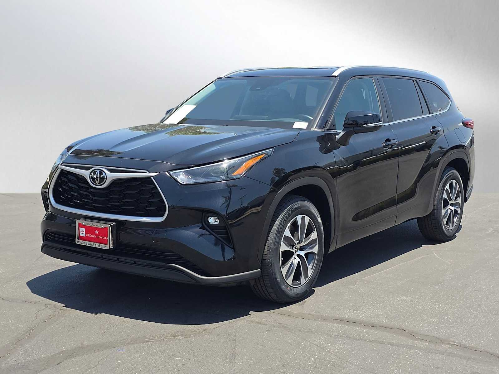 Used 2023 Toyota Highlander XLE FWD image 7