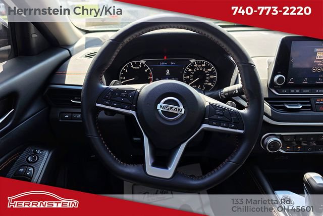 Used 2022 Nissan Altima 2.5 SR w/ Midnight Edition Package AWD/4WD image 7