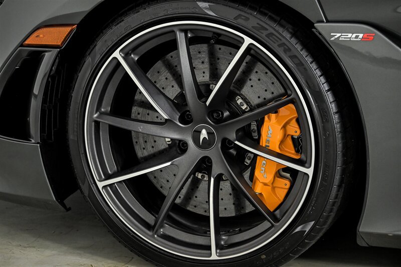 Used 2019 McLaren 720S RWD image 15