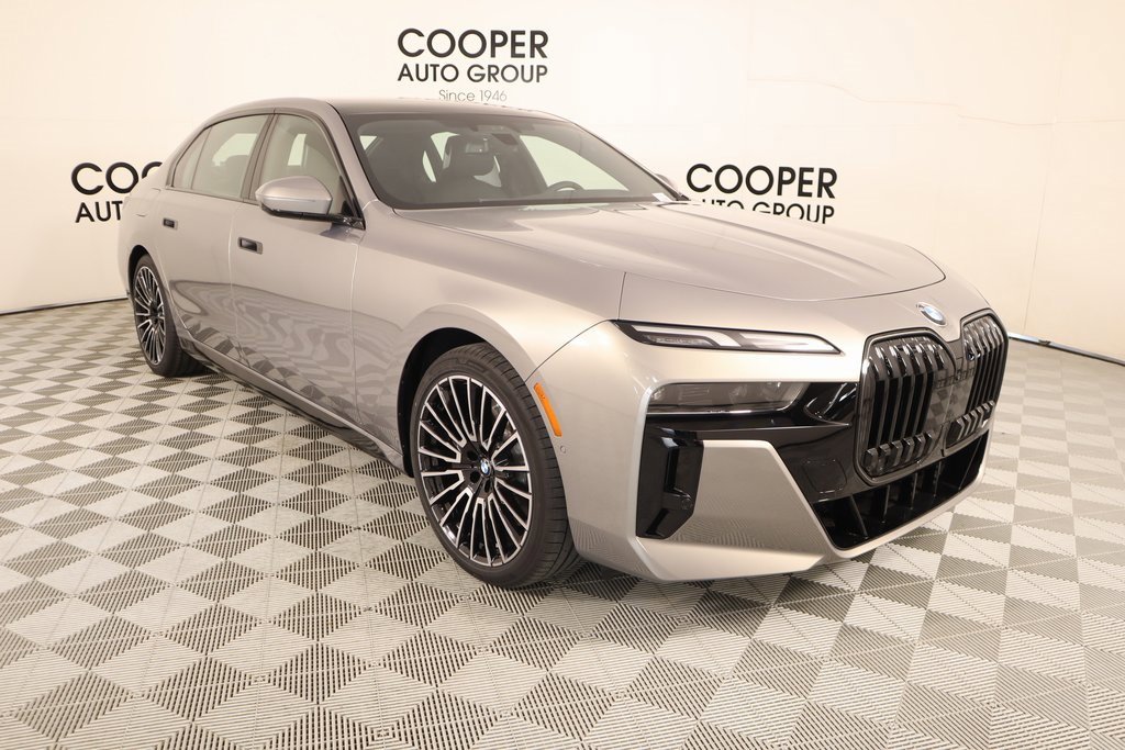 New 2025 BMW 760i xDrive