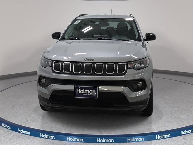 Used 2022 Jeep Compass Latitude AWD/4WD image 3