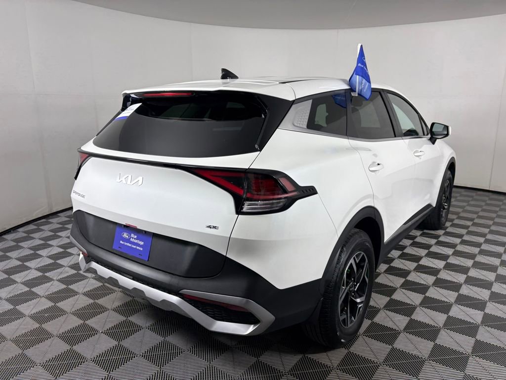Used 2025 Kia Sportage LX image 7