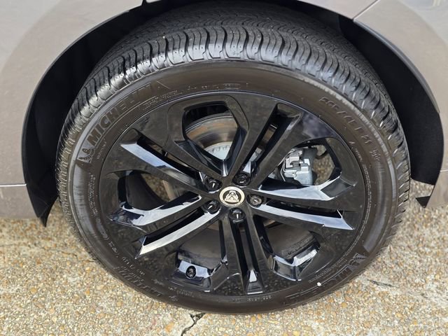 Used 2025 Jaguar F-PACE R-Dynamic S image 23