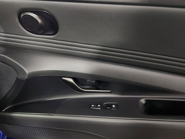 Certified 2025 Hyundai Elantra SEL FWD image 13