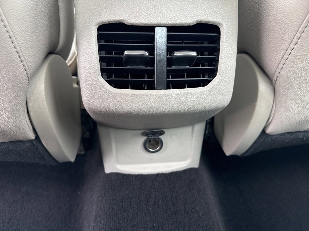 Used 2019 Ford Fusion SEL image 18