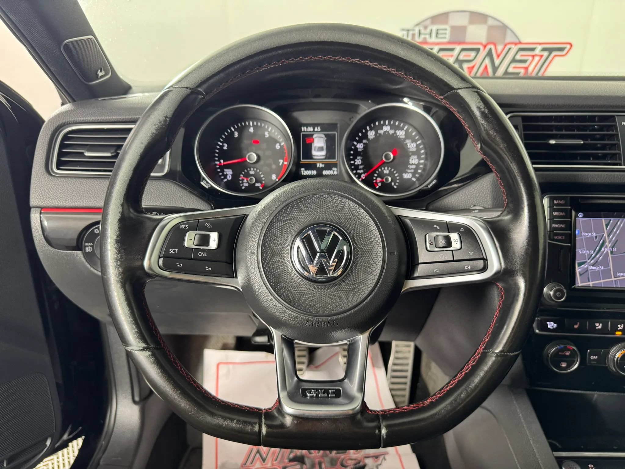 Used 2017 Volkswagen Jetta GLI FWD image 13