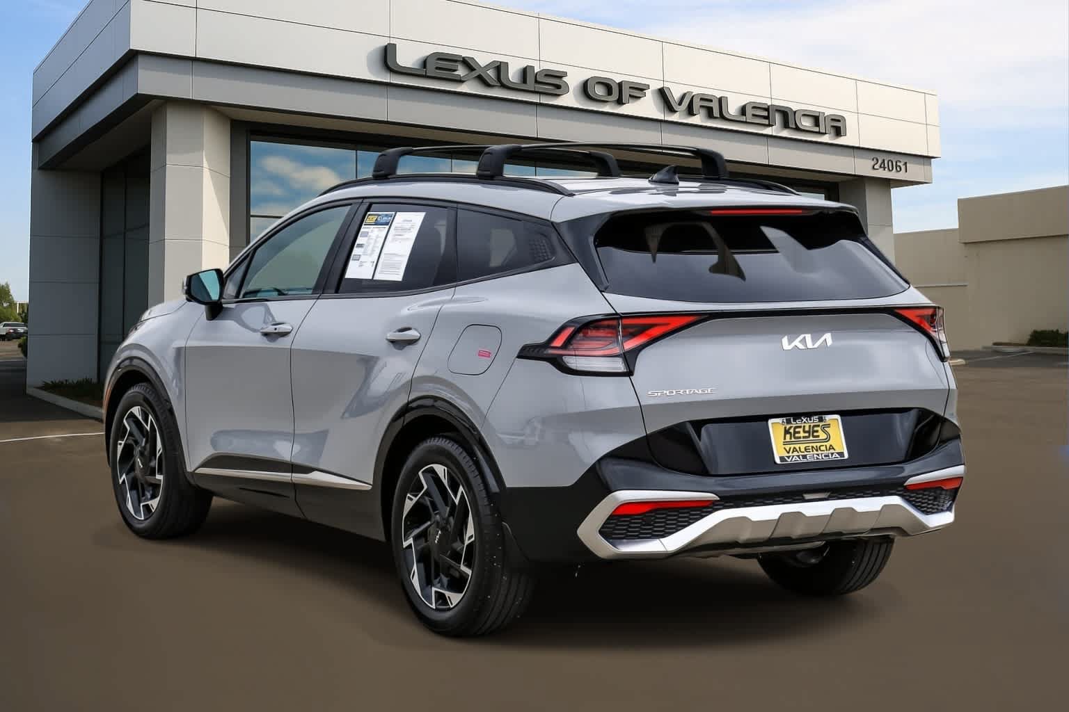 Used 2025 Kia Sportage SX FWD image 2