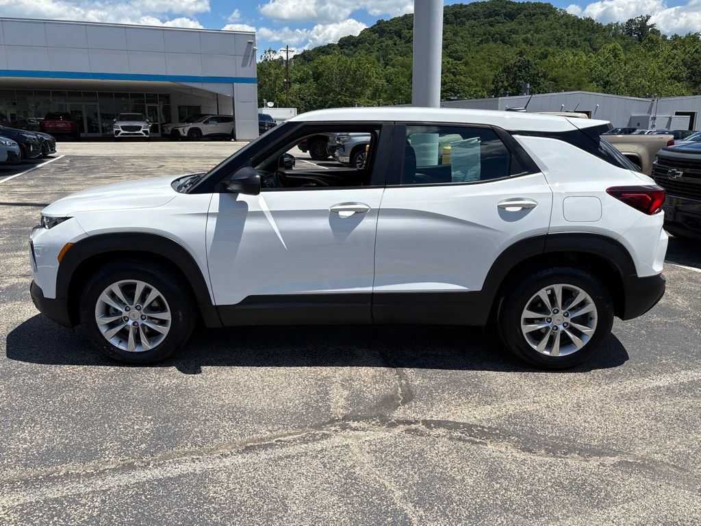 Certified 2023 Chevrolet TrailBlazer LS FWD image 2