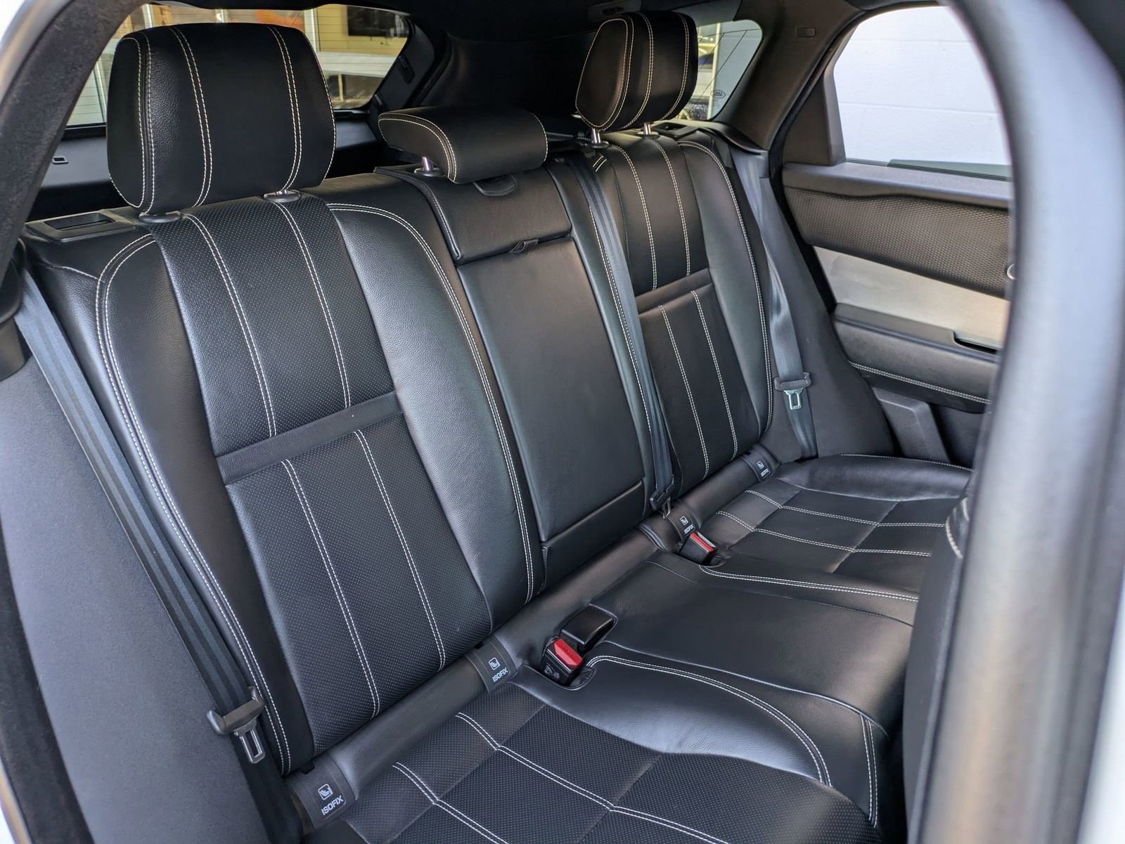 Used 2020 Land Rover Range Rover Velar R-Dynamic S image 29