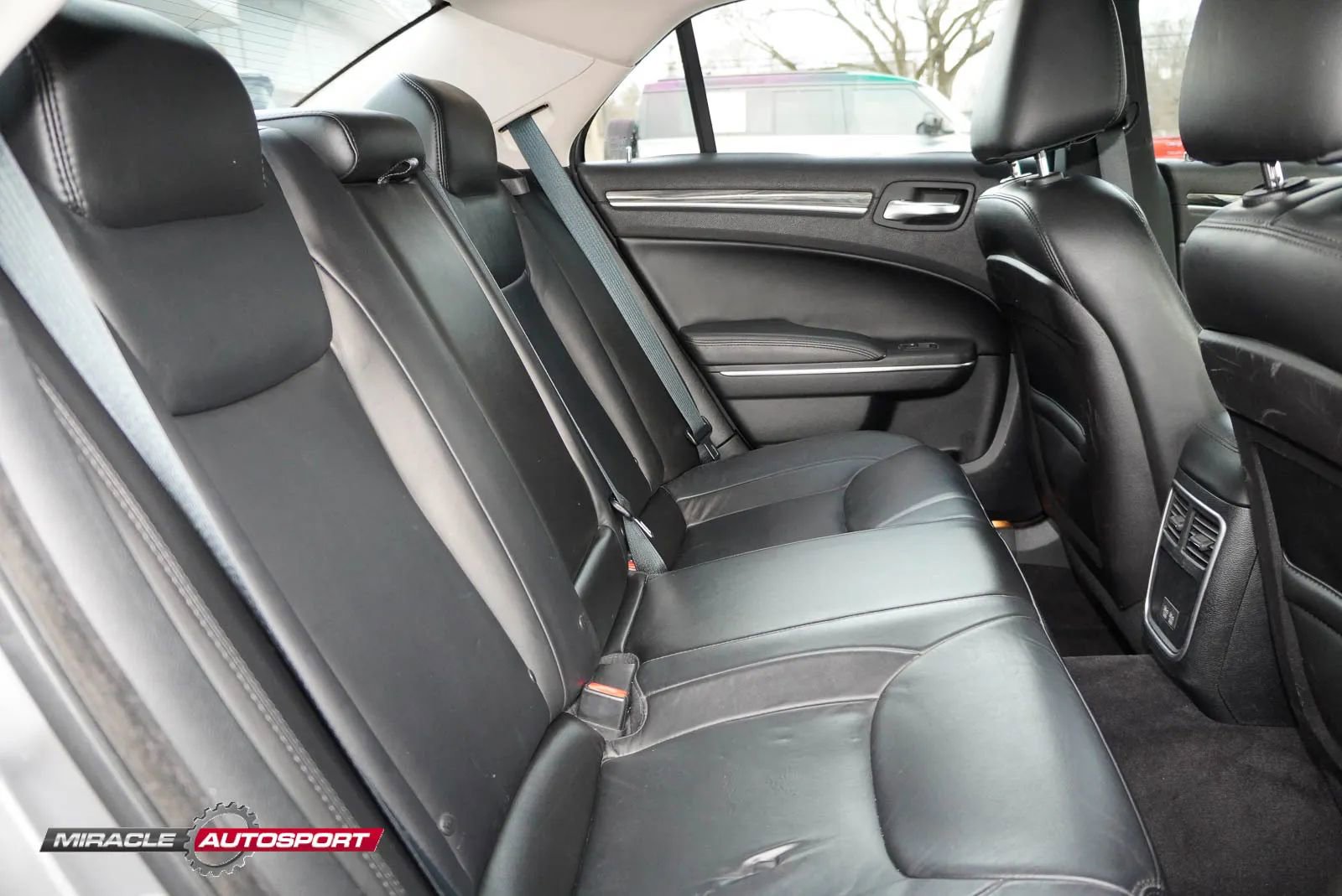 Used 2017 Chrysler 300 Limited w/ Driver Convenience Group RWD image 31