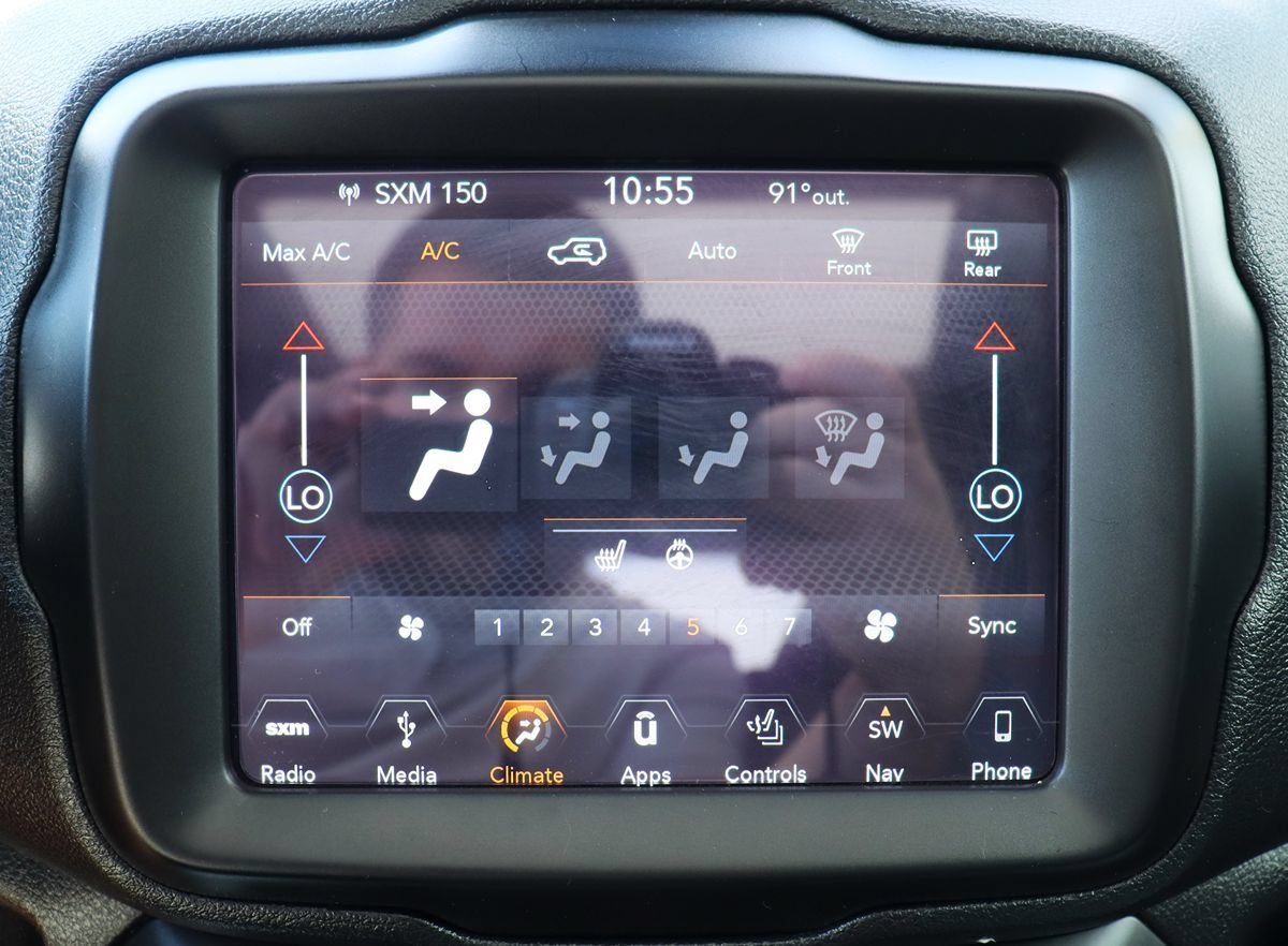 Used 2019 Jeep Renegade Trailhawk AWD/4WD image 47
