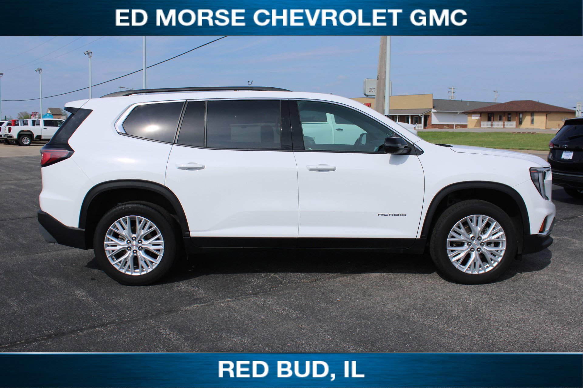 Used 2024 GMC Acadia Elevation image 2