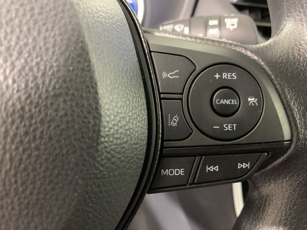 Used 2025 Toyota RAV4 XLE image 21