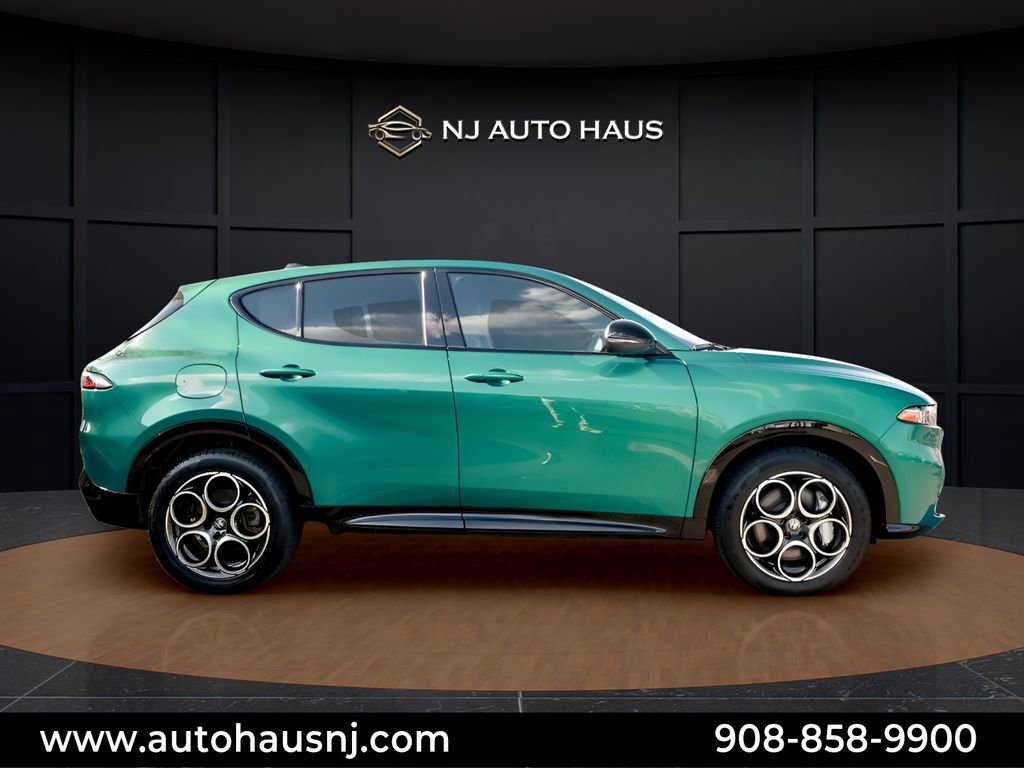 Used 2025 Alfa Romeo Tonale w/ Premium Package AWD/4WD image 10