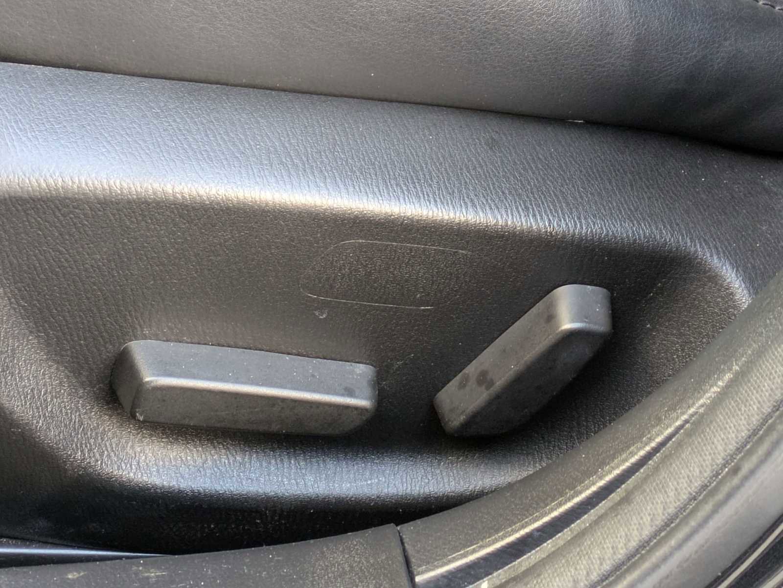 Used 2018 MAZDA MAZDA3 Touring image 16