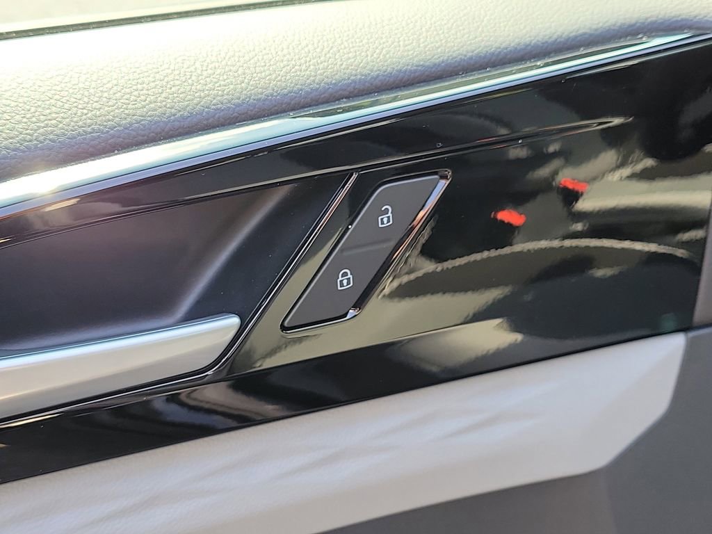 Used 2023 Volkswagen Taos S image 16