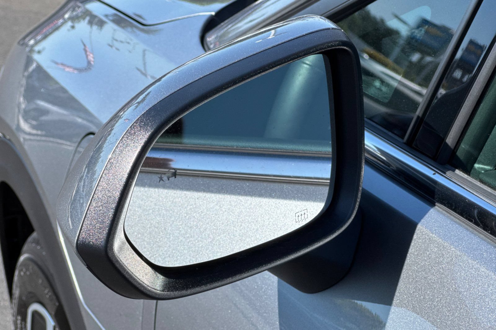 Used 2026 Chevrolet Equinox EV LT FWD image 50