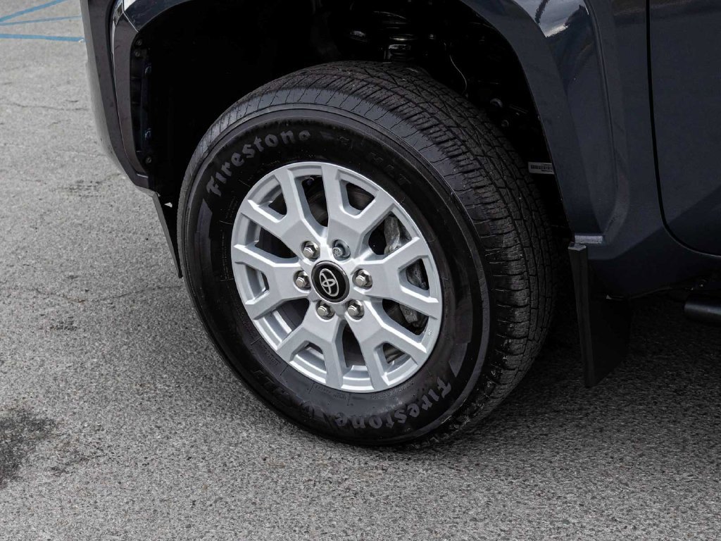 Used 2024 Toyota Tacoma SR5 AWD/4WD image 7
