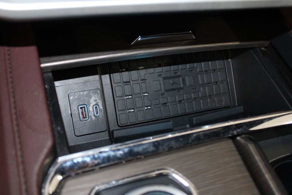 Used 2024 Ford Expedition Limited image 57