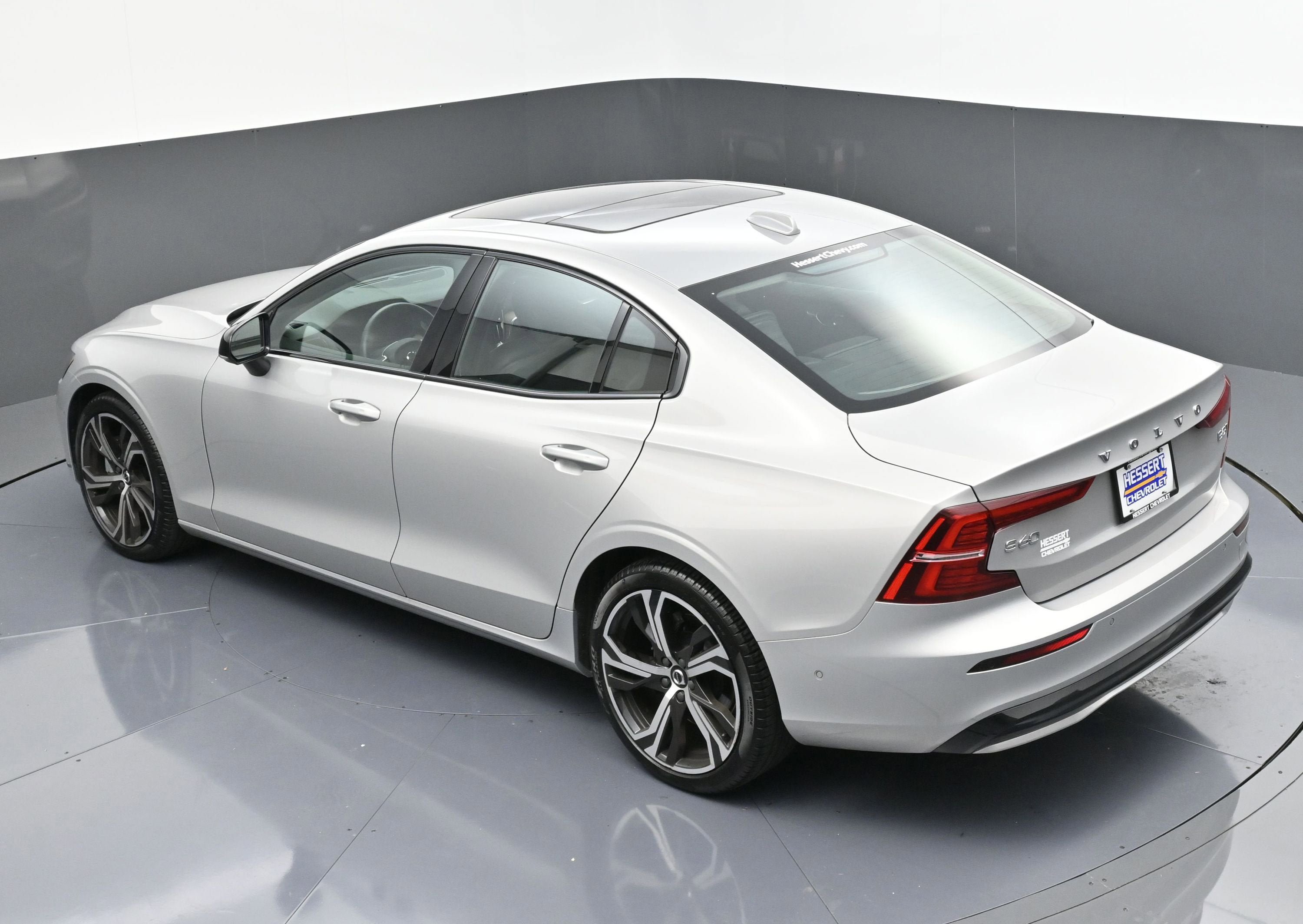 Used 2023 Volvo S60 B5 Plus w/ Climate Package image 48