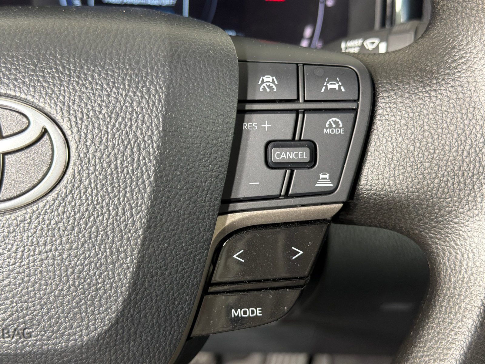 Used 2025 Toyota Camry LE w/ Convenience Package FWD image 25