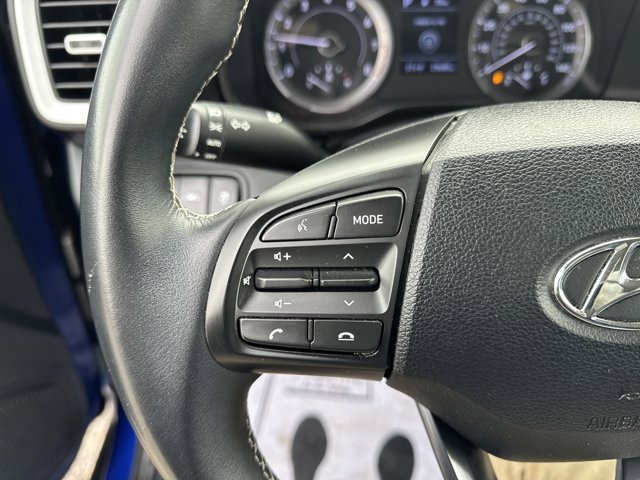 Used 2022 Hyundai Venue Limited image 21