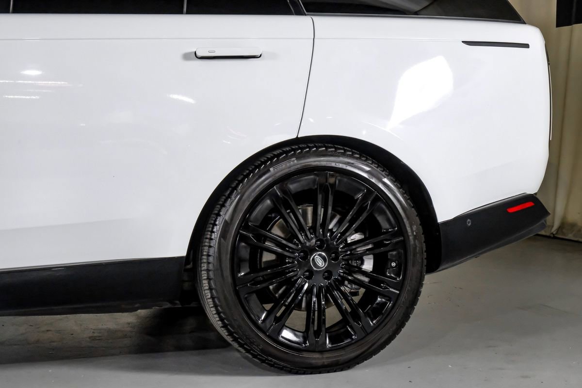 Used 2024 Land Rover Range Rover SE image 13