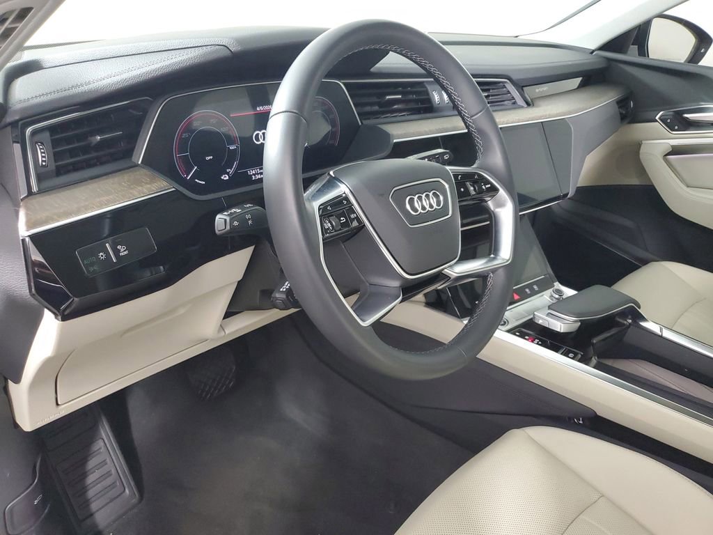 Used 2024 Audi Q8 e-tron Premium Plus w/ Premium Plus Package image 23