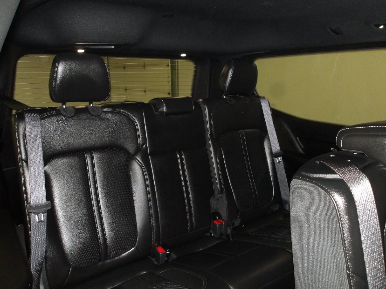 Used 2025 Jeep Wagoneer 4WD image 18