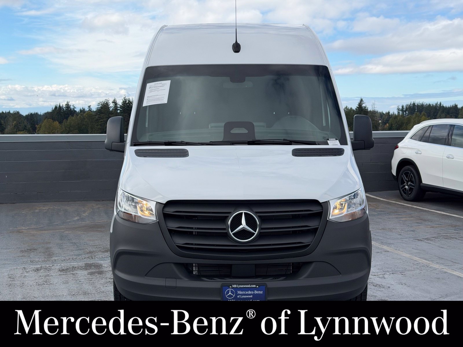 Used 2025 Mercedes-Benz Sprinter 2500 image 2