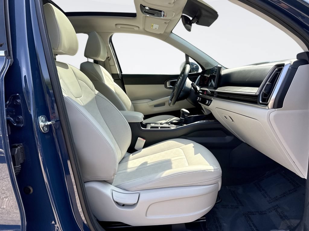 Used 2025 Kia Sorento S w/ Panoramic Sunroof Package FWD image 25