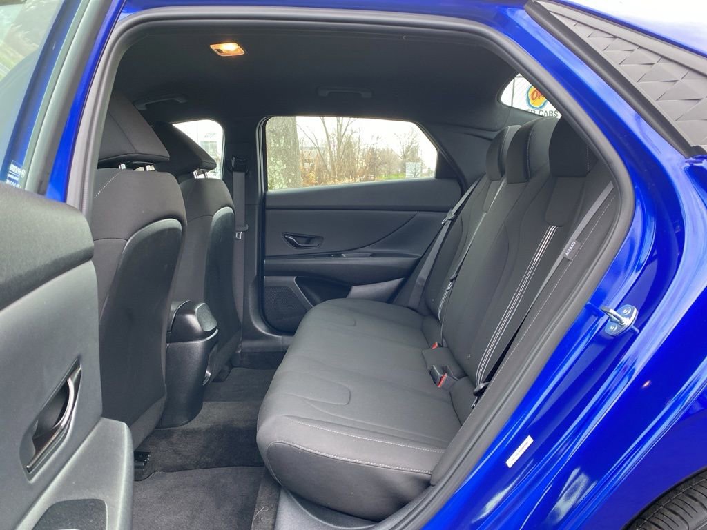 Certified 2025 Hyundai Elantra Sport w/ Cargo Package image 13