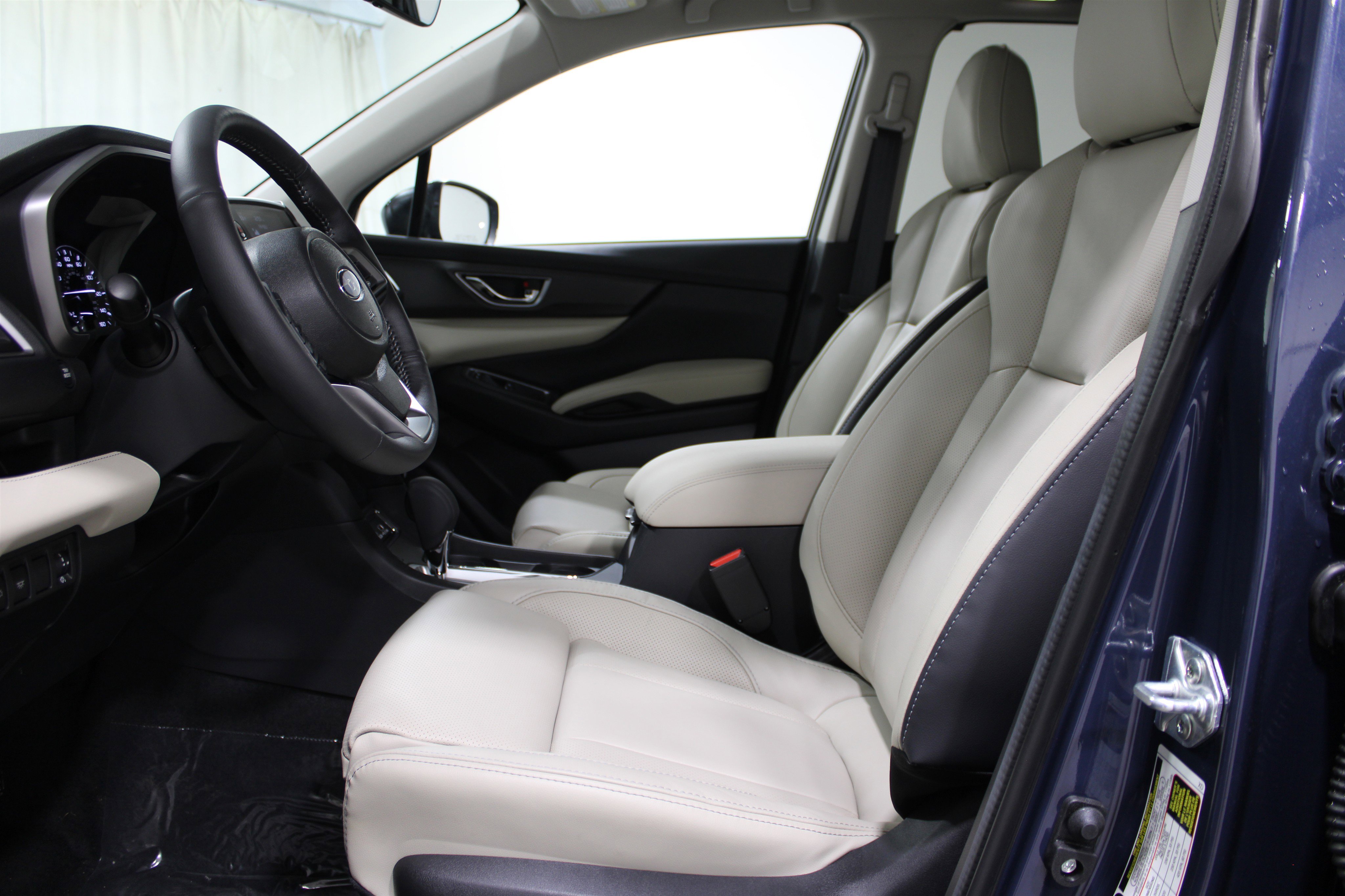 New 2025 Subaru Ascent Limited image 3