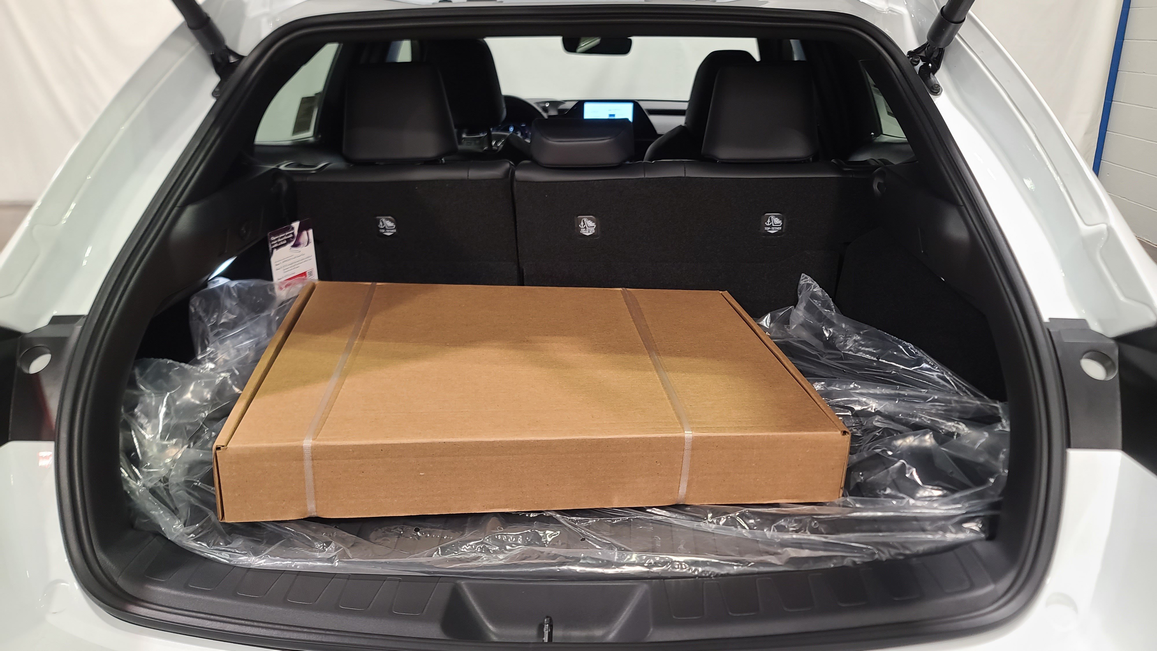 Certified 2026 Lexus UX 300h FWD w/ Accessory Package (2T) image 36