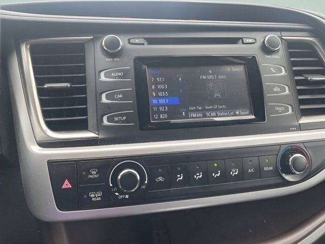 Used 2019 Toyota Highlander LE image 24